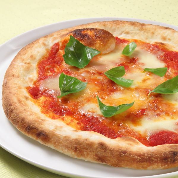 [Recommended ♪] Margherita pizza with sticky dough ◇1180 yen