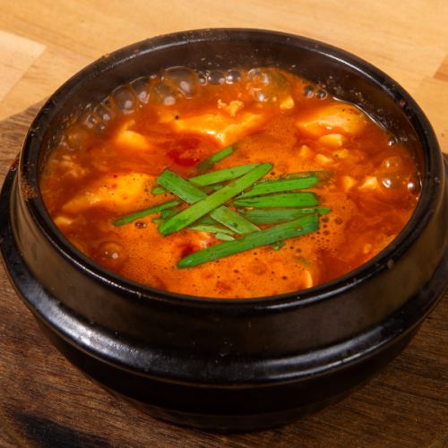 鶏の旨みをふんだんに感じていただける鶏スンドゥブ！