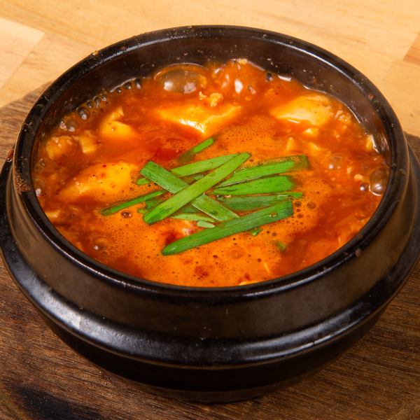 辛い物好き必見！鶏の旨みをふんだんに感じていただける鶏スンドゥブ