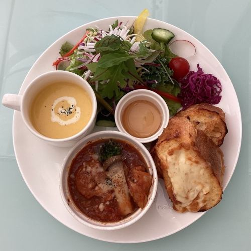 鶏肉のトマト煮込みオーブン焼き