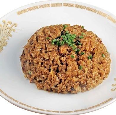 黒チャーハン