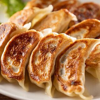 本格中華が楽しめる餃子酒場は川崎にオープン！