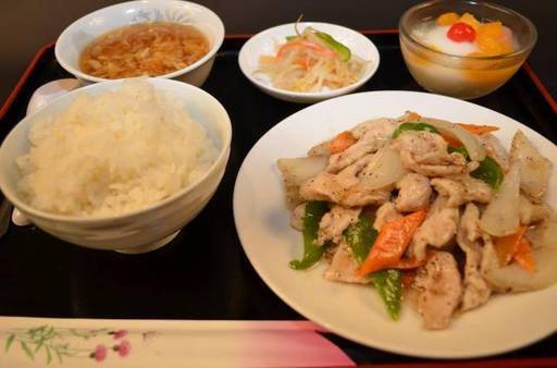 お昼から営業中！自慢の中華料理とお酒を楽しんでいただけます！