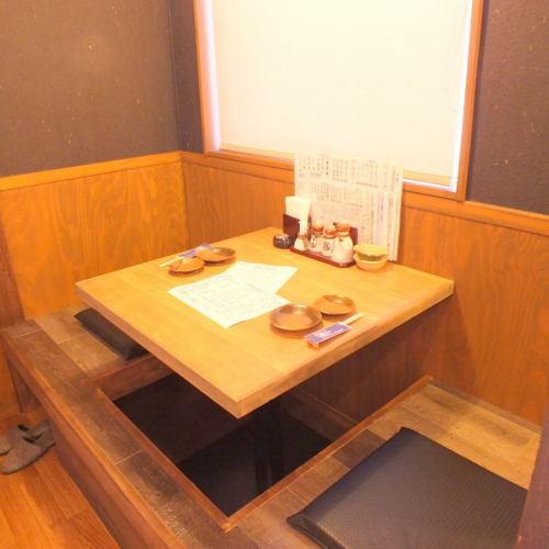 The horigotatsu seats for two at the back of the second floor are perfect for couples♪