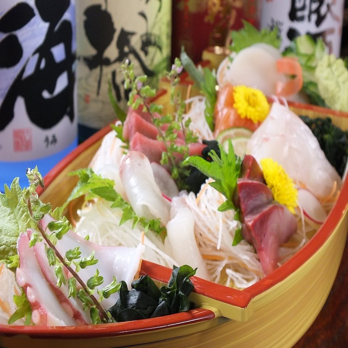生きた魚をその場で調理！新鮮な海鮮料理が食べれる居酒屋◎