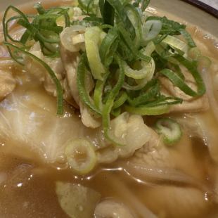 ホルモン煮込みうどん