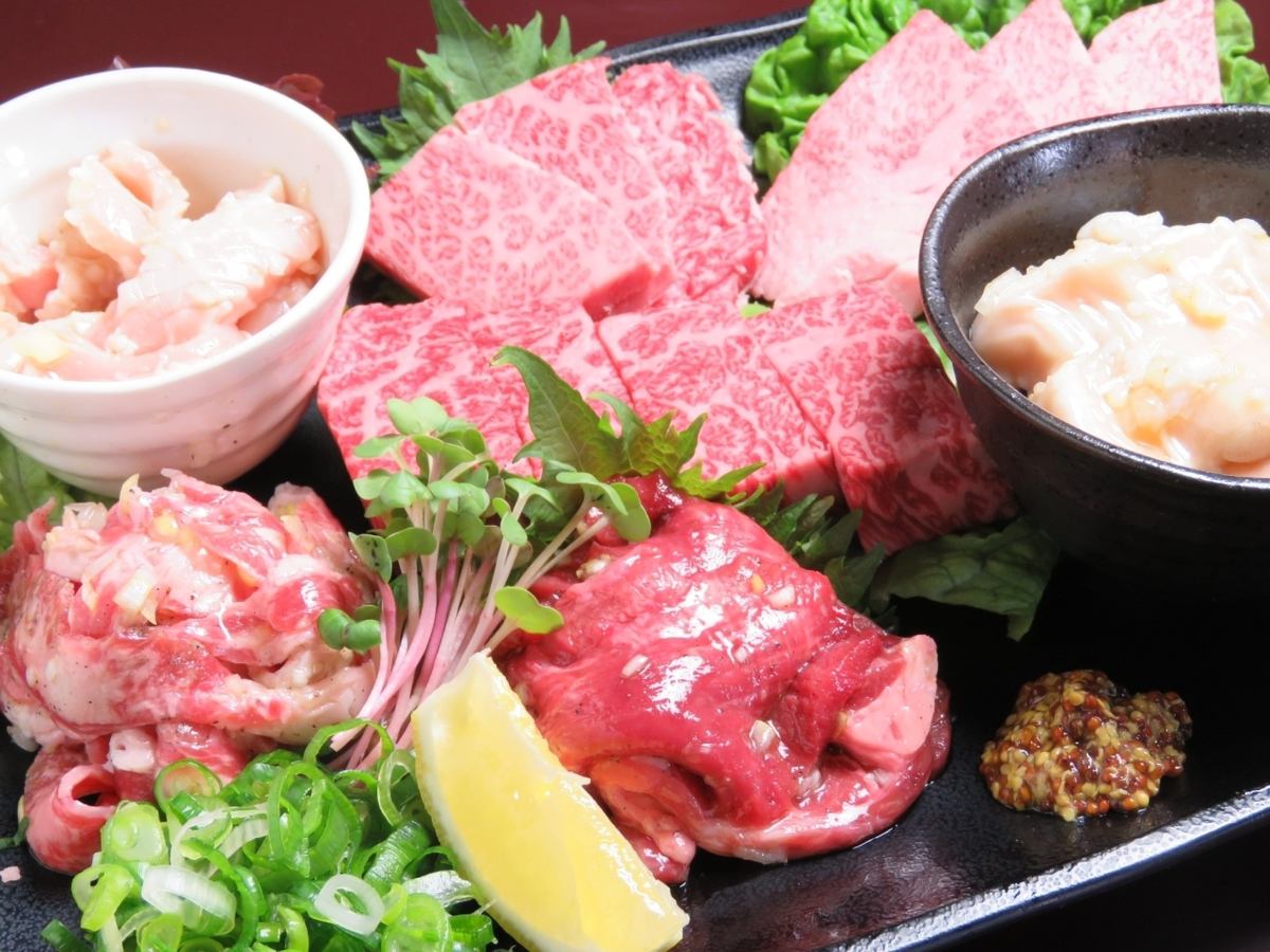 The reason for the popularity of "Aokiya" is the meat sticking to stick.