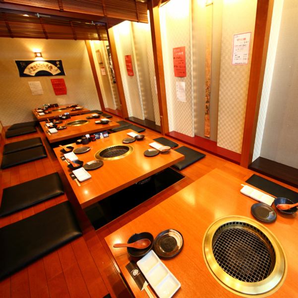 【掘りごたつ座敷席★最大20名様】個室でゆったりおくつろぎ頂ける掘りごたつ座敷席です!!最大20名様前後まで、人数に合わせた個室をご利用いただけますので、各種宴会・接待・お子様連れに大好評♪埋まってしまうことがございますので、お早めにご利用ください!!