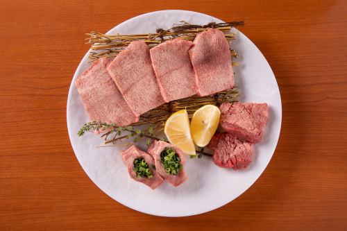 名物タンの盛り合わせ