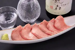 顶级牛舌刺身（炙烤）