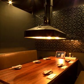 [4 to 8 people] There is a private room with a door, so it is perfect for entertaining, dating, and girls' associations ♪