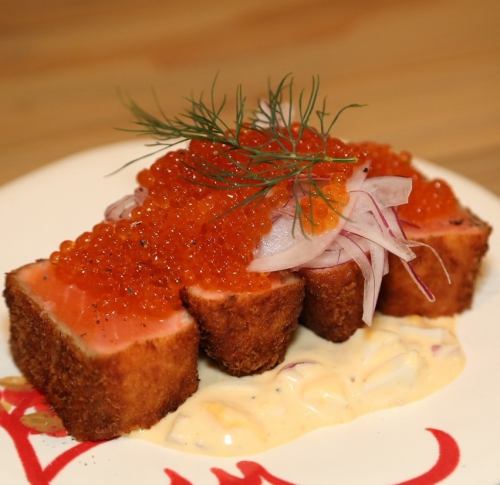 サーモンのレアカツ
