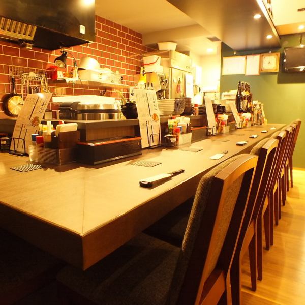 [Counter seats] Counter seats where conversation is lively.A warm shopkeeper welcomes you.Feel free to come even if you are a first-time customer♪