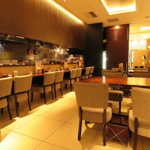 <p>Counter and table seats.There is also a spacious private room.Also for banquets and petite drinking parties ♪ Up to 14 people OK!</p>