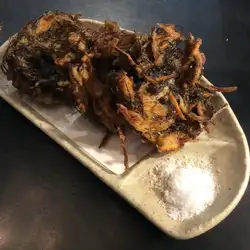 Tempura of mozuku seaweed (3 pieces)