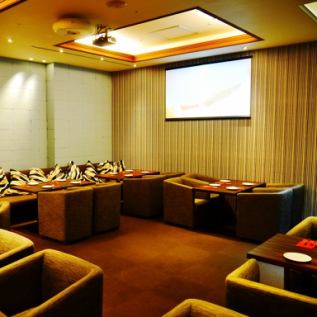 Private room for 20-40 people.Equipped with projector, microphone, sound and lighting.