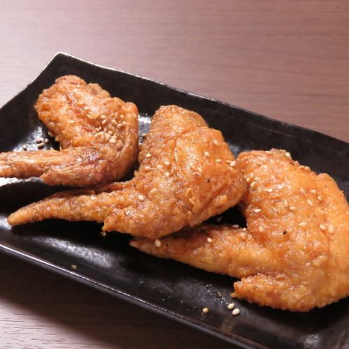 ジューシーな手羽先を唐揚げでおいしく★香ばしさと旨味がたまらない！お酒との相性も抜群★