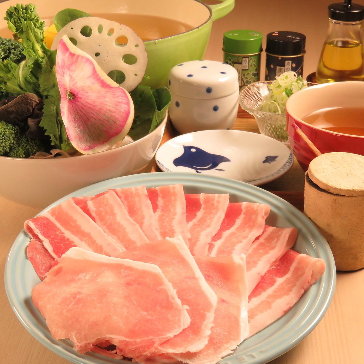 Enjoy the exquisite "golden soup stock" soup shabu-shabu! All seats are completely private rooms! Lunch is also open!