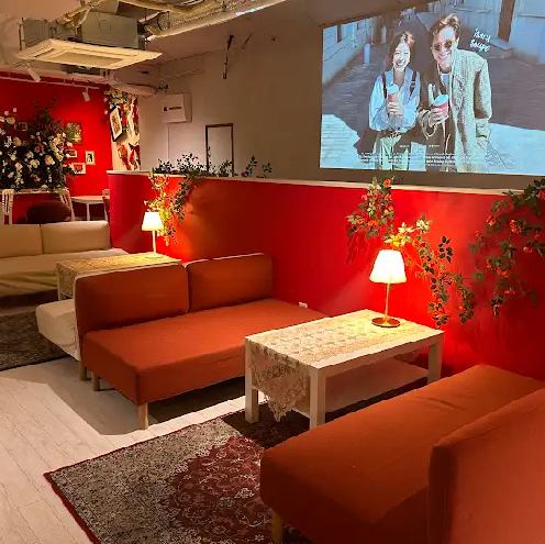 可憐なティラミスとブリュレラテが映える、夜まで楽しめる天神カフェ