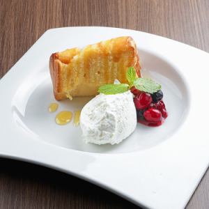 Chiffon cake with carefully selected raw honey