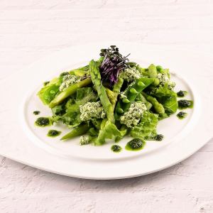 芦笋罗勒奶酪沙拉