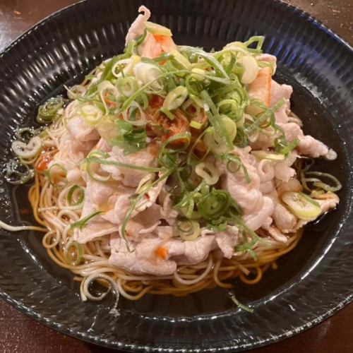 本日のオススメニュー
❝豚しゃぶキムチソーメン❞

夏と言えばキムチ！
ってなくらいキムチ推しのつり舟です😃
チュルチュルでおいしーよ！

お盆ですね✨
皆様、帰省してますかね？

皿を分けると書いてお盆です。
親族が集まって、故人を偲びながら大皿を分け合う姿が目に浮かびますね。

懐かしい顔を見ると嬉しくなります😆
浦安に帰ってきたら、親族が集まったら是非つり舟へ！
今夜も皆様のお越しをお待ちしております😊

千葉県浦安市北栄1-1-12
☎047-355-4992
Open　18時
Food.L.O  2 時
Drink.L.O  2時30分
閉店　3時

#つり舟　#居酒屋　#浦安
#本日のオススメニュー
#豚しゃぶキムチソーメン
#お盆
#今夜は踊るよ