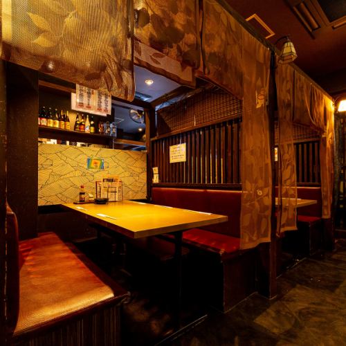 寬敞的半私人房間,最多可容納 6 人