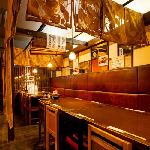 半私密包間,非常適合最多 20 人的聚會。