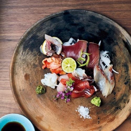 【僅限週一至週四】8道菜! 4500日圓套餐★2小時暢飲及本店招牌海鮮蓮藕包★