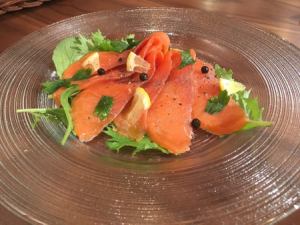 スモークサーモンのマリネ