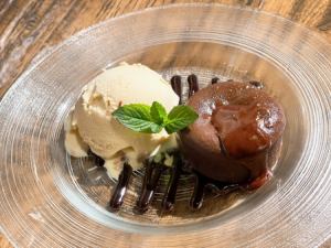 フォンダンショコラ　～バニラアイス添え～
