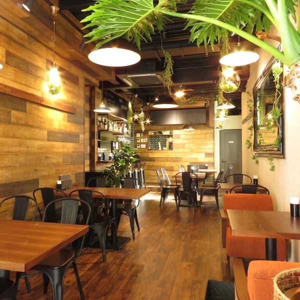 We accept reservations such as “Meat Bar Girasole” which is an open space and a relaxing space with a lot of greenery.Please contact us ♪
