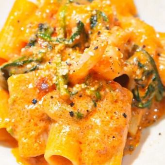 エビとほうれん草のトマトクリーム