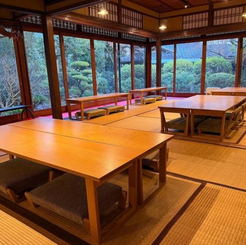 <p>当店では、懐かしさと温もりを感じながら食事を楽しむことができます。日本家屋の素敵な雰囲気の中で、季節の食材を使った料理をゆっくりと味わうことができ、心が癒される空間です。接待や大切な方との食事にもぴったりで、格式を保ちながらもリラックスした雰囲気でおもてなしができます。</p>