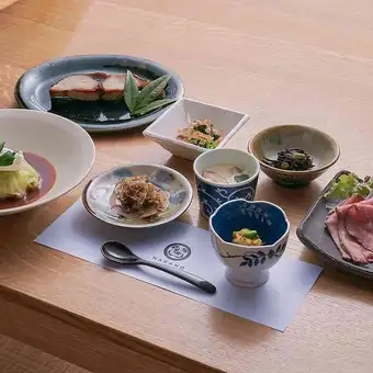 【ランプコース】濃厚な味わいの熟成ローストビーフを堪能 3800円(税込)