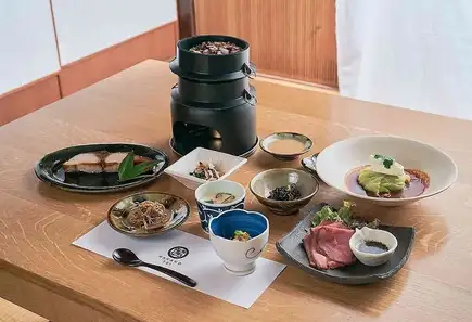 【なかの邸コース】 選べる釜飯と熟成ローストビーフを堪能　4900円(税込)