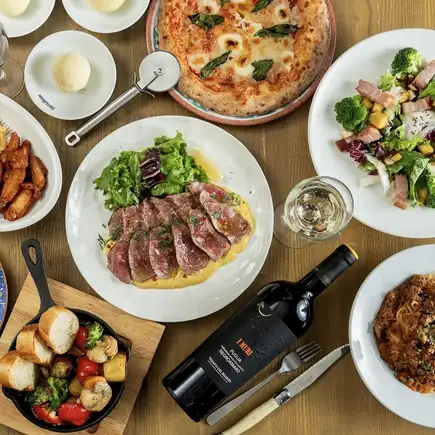 【9-11月】牛トモサンカクステーキ含む全8品120分飲み放題付秋コース　スタンダード5500円(税込)