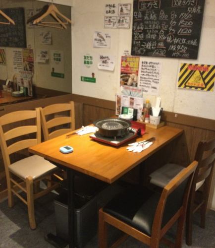 テーブル