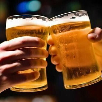 We're open from 12 PM on Saturdays, Sundays, and public holidays! Daytime drinking is welcome♪