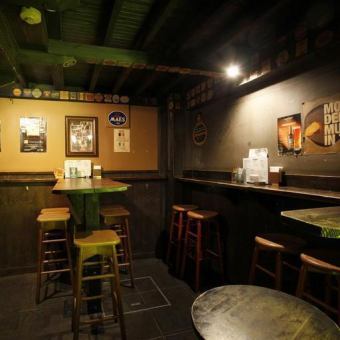 会社帰りに気軽に立ち寄れる、雰囲気抜群の隠れ家的な大テーブル席です。グループでのご利用にも最適です♪