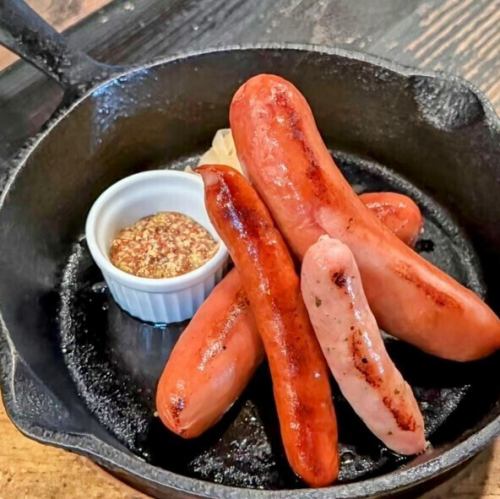 ソーセージ盛り合わせ