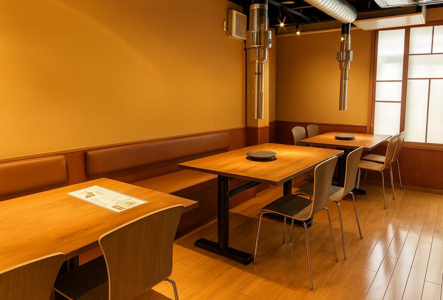 【4、5人の宴会でも♪】会社の仲間などとの小規模宴会や、友人・知人との飲み会など、大歓迎♪ アットホームなお店でワイワイ楽しく、おいしいお肉を召し上がってください！仕事帰りにサク飲み・サク飯したいサラリーマン・OLや、家族との焼肉ディナーなど大歓迎♪