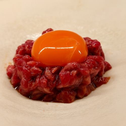 【A4特級ユッケ】鮮度にこだわり抜く円蔵だからこそ召し上がっていただきたい当店自慢の逸品。