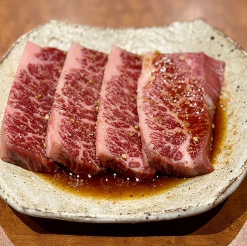 円蔵特製タレに絡めた大人気ハラミ