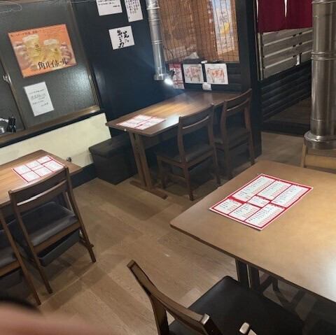 当店は貸切可能なので、小規模な宴会や飲み会にもおすすめです。プライベートな空間で、炭火焼七輪で焼き上げた美味しいお肉を楽しみながら、心ゆくまで盛り上がる時間を過ごせます。種類豊富なドリンクと共に、特別なひとときを演出します。ご予約をお待ちしております！