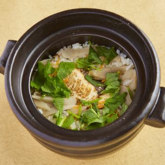 Sea bream rice in clay pot (with suji)