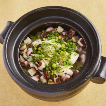 Squid rice in a clay pot (with soup stock)