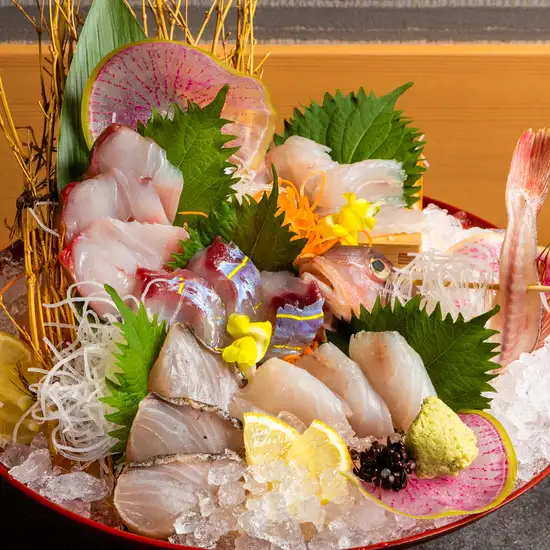 料理長が厳選した、新潟の美味しい鮮魚をお楽しみください