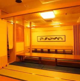 There are also tatami mat seats for 12 and 10 people. * The image is an affiliated store.