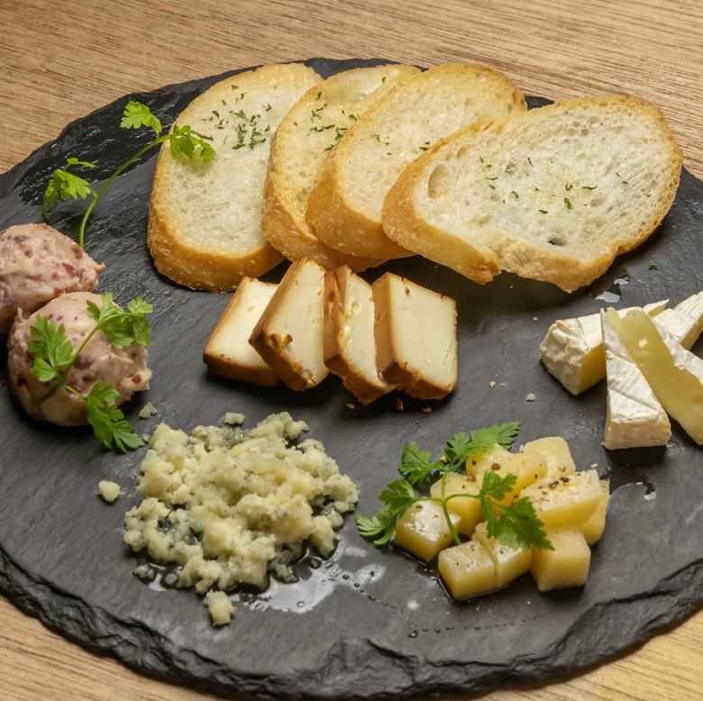 チーズの5種盛り合わせ